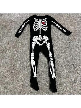 Old Navy Skeleton PJs with Red Heart size 2T NWOT